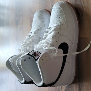 Men's Nike Air Force high-top Size 11.5 white with black swoosh, bubblegum sole